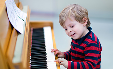 Piano Class Nulla porttitor accumsan tincidunt. Cras ultricies ligula sed magna dictum porta. Mauris blandit aliquet elit, eget tincidunt nibh pulvinar a. Sed porttitor lectus nibh.